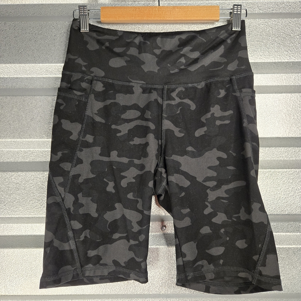 Danskin Bike Shorts – Black Camo – M